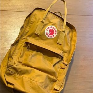 Fjallraven Kånken Backpack (acorn)